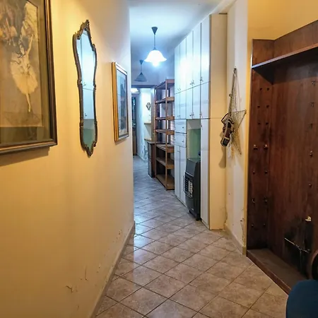 Adelia House Apartment *